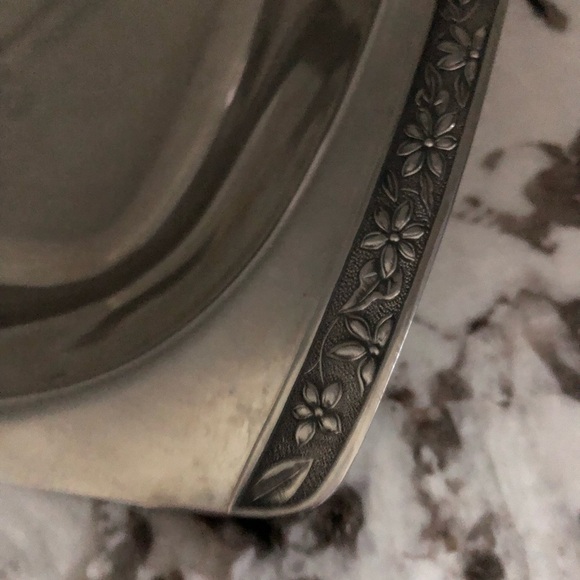 Vintage Stainless Steel Japan Bowls Set with Floral Details - Picture 3 of 12